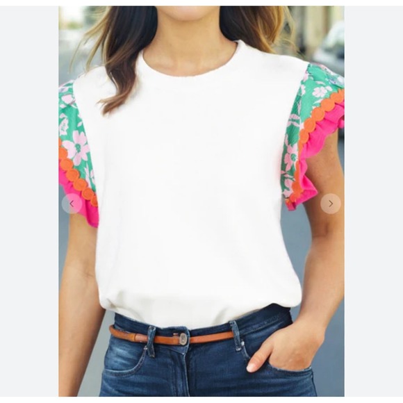 THML Tops - THML Ruffle Sleeve Knit Top Women XS White Excellent Floral Pom Pom WK0174-WH